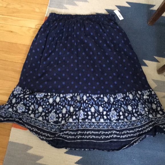 Old Navy Dresses & Skirts - NWT Old Navy L skirt